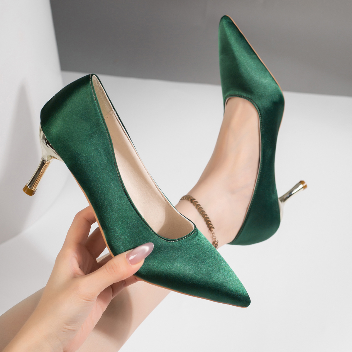 Scarpe eleganti da donna, in r - Court Heel Pointed recensione e prezzo